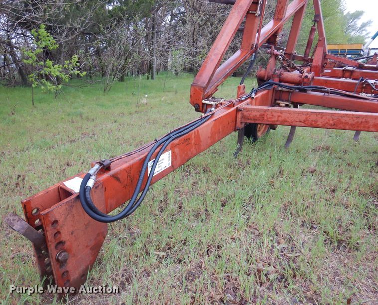 image for item DQ0581 International 55  chisel