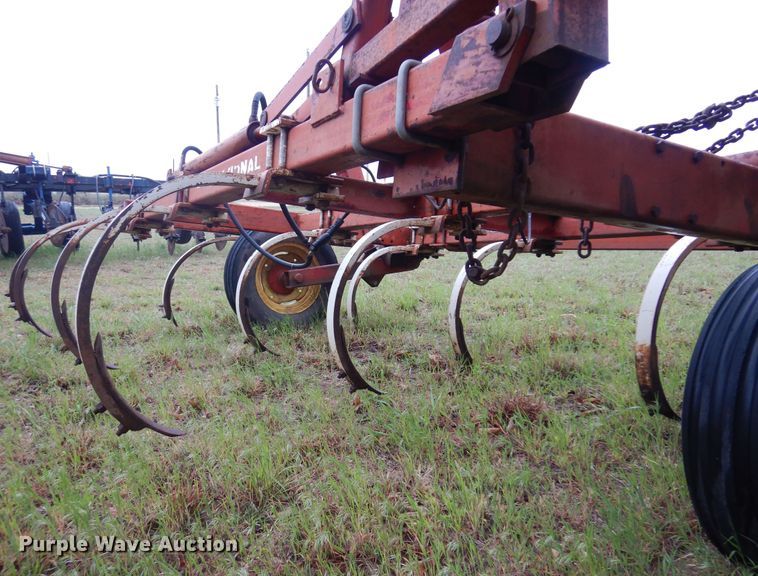 image for item DQ0581 International 55  chisel