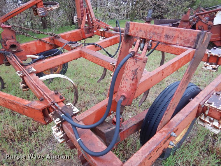 image for item DQ0581 International 55  chisel