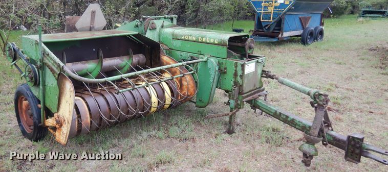 image for item DQ0583 John Deere 224  small square baler