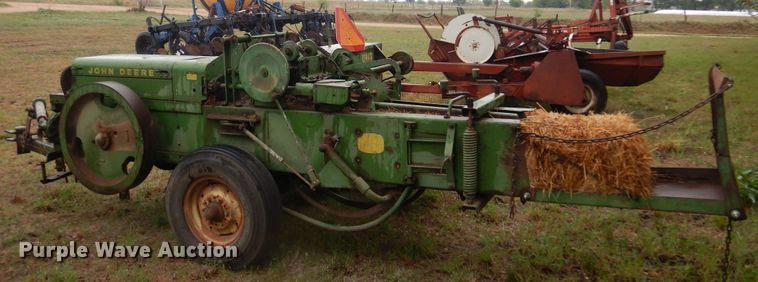 image for item DQ0583 John Deere 224  small square baler