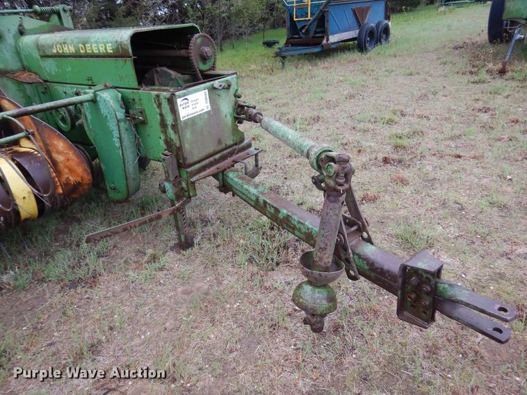 image for item DQ0583 John Deere 224  small square baler