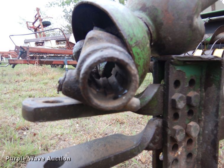 image for item DQ0583 John Deere 224  small square baler