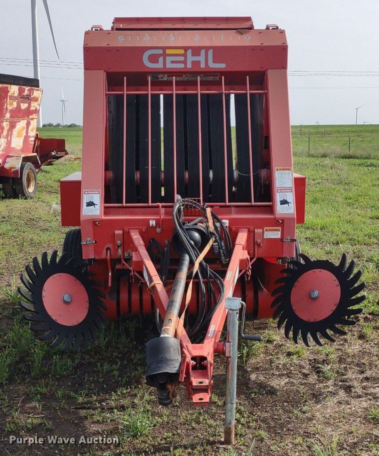 image for item DQ1716 Gehl RB1475  round baler