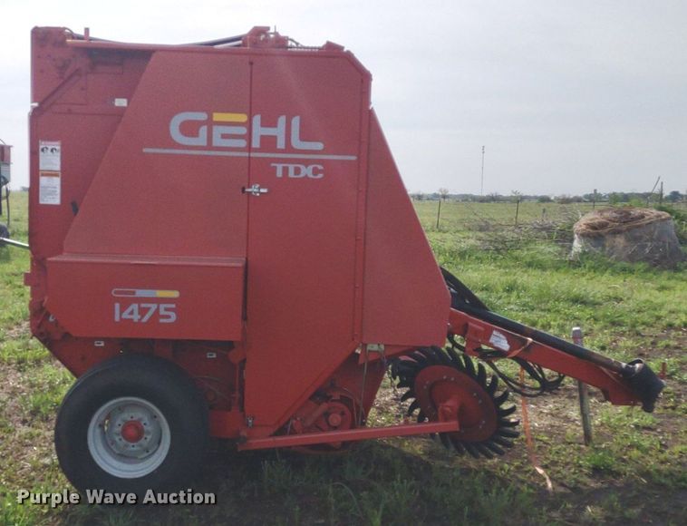 image for item DQ1716 Gehl RB1475  round baler