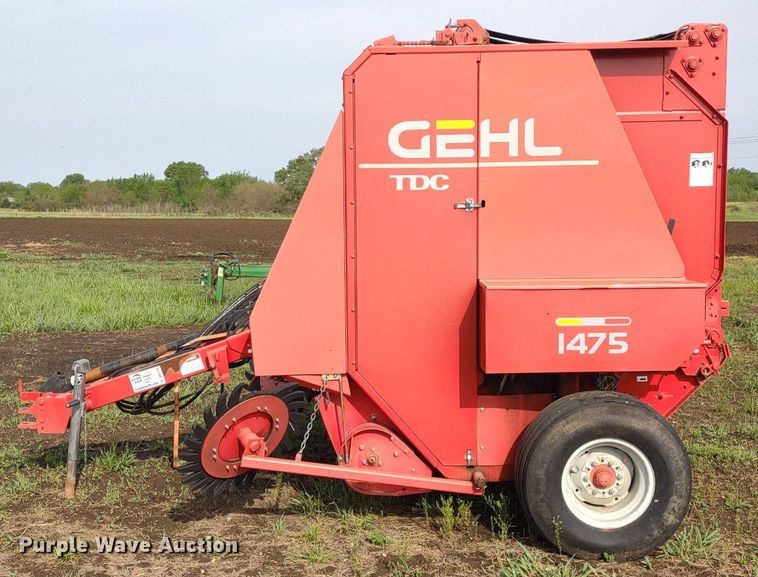 image for item DQ1716 Gehl RB1475  round baler