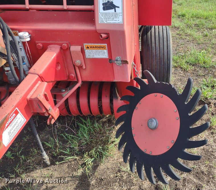 image for item DQ1716 Gehl RB1475  round baler
