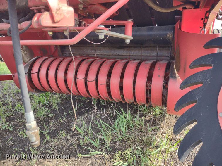 image for item DQ1716 Gehl RB1475  round baler