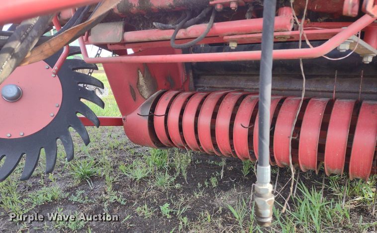 image for item DQ1716 Gehl RB1475  round baler