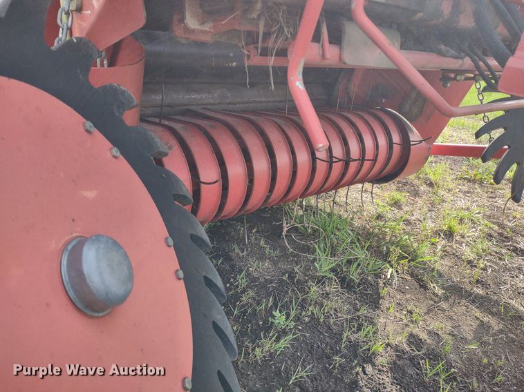 image for item DQ1716 Gehl RB1475  round baler