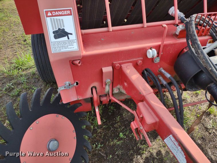 image for item DQ1716 Gehl RB1475  round baler