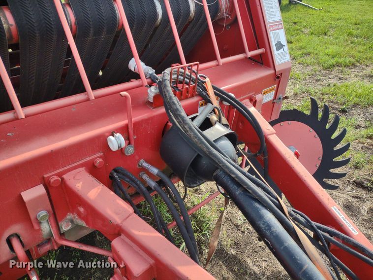 image for item DQ1716 Gehl RB1475  round baler