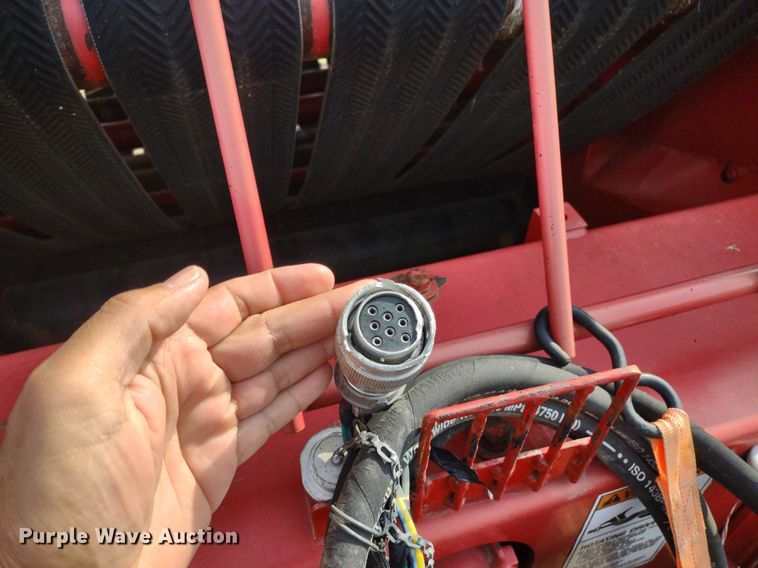 image for item DQ1716 Gehl RB1475  round baler