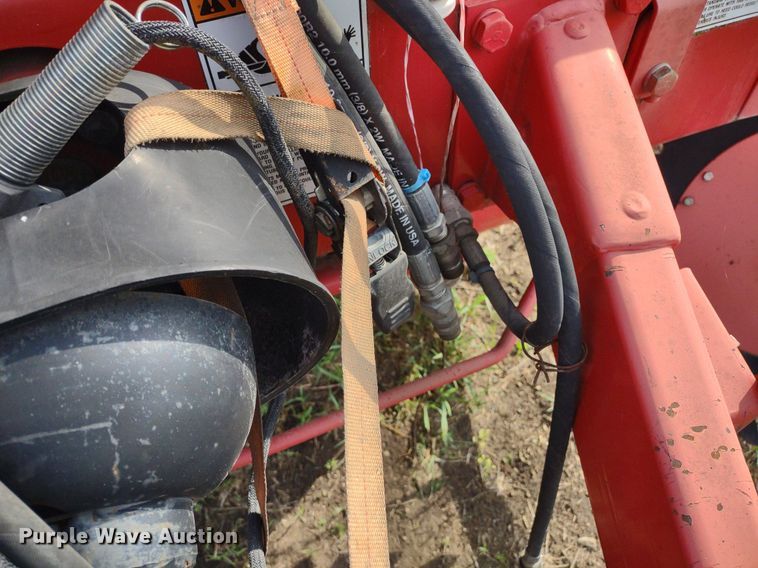 image for item DQ1716 Gehl RB1475  round baler