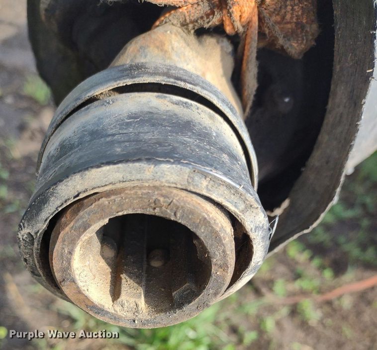 image for item DQ1716 Gehl RB1475  round baler