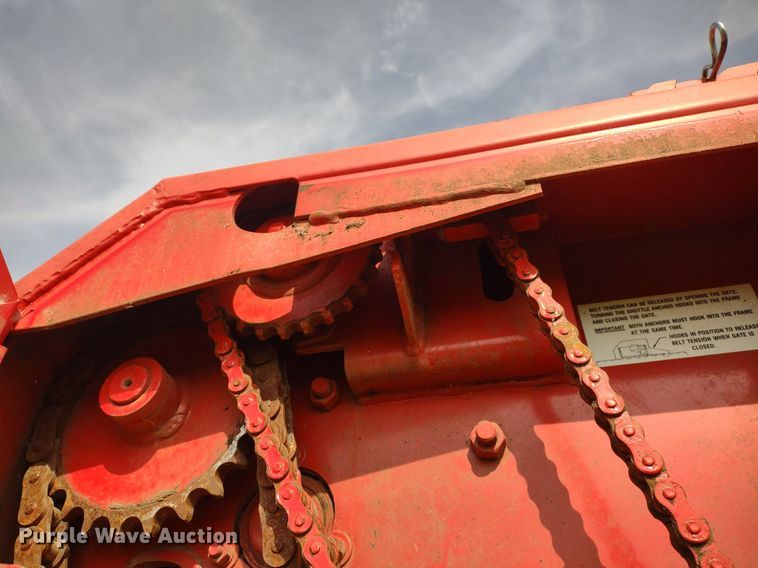 image for item DQ1716 Gehl RB1475  round baler