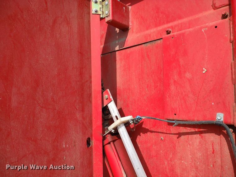 image for item DQ1716 Gehl RB1475  round baler