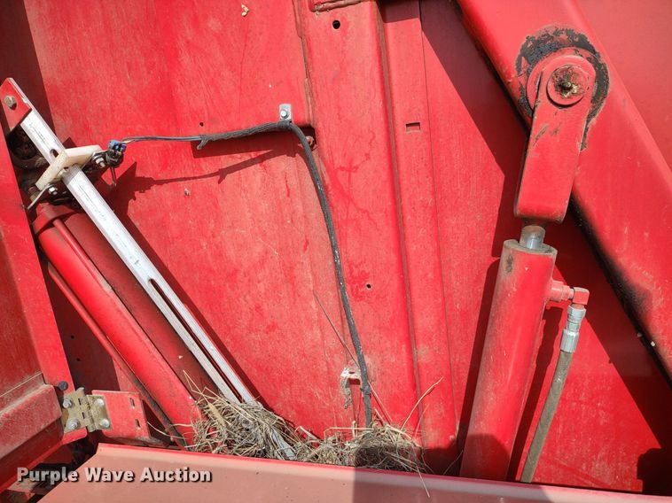image for item DQ1716 Gehl RB1475  round baler