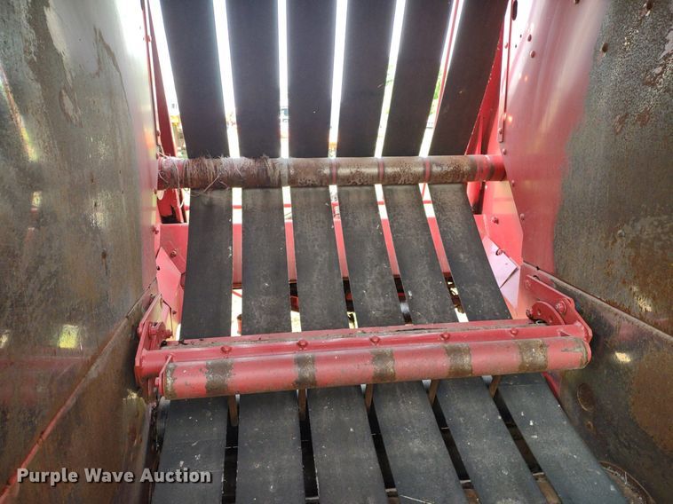 image for item DQ1716 Gehl RB1475  round baler