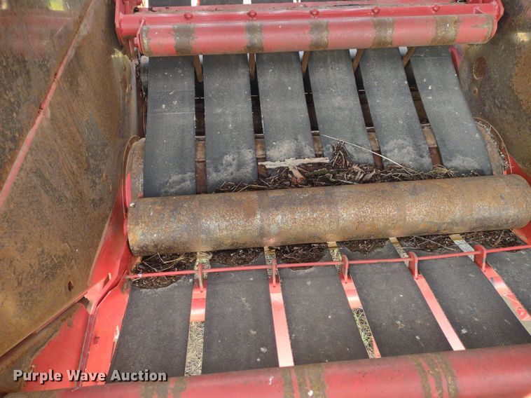 image for item DQ1716 Gehl RB1475  round baler