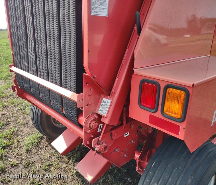 image for item DQ1716 Gehl RB1475  round baler