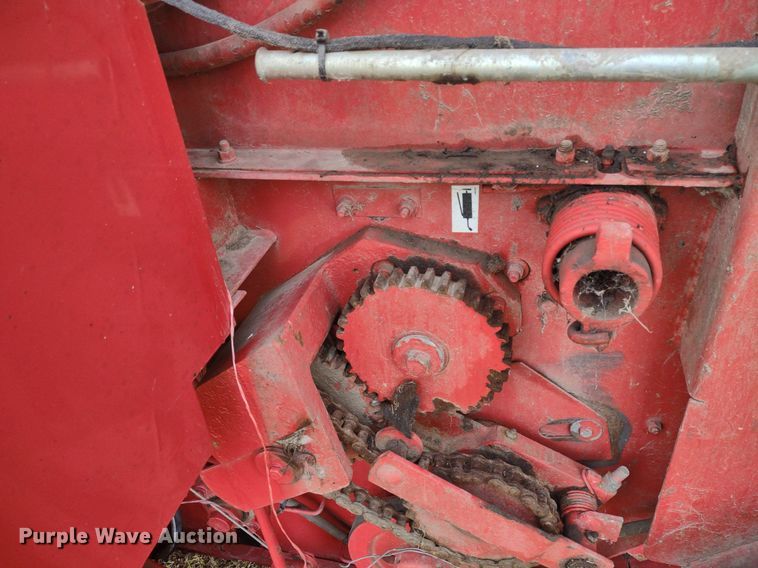 image for item DQ1716 Gehl RB1475  round baler