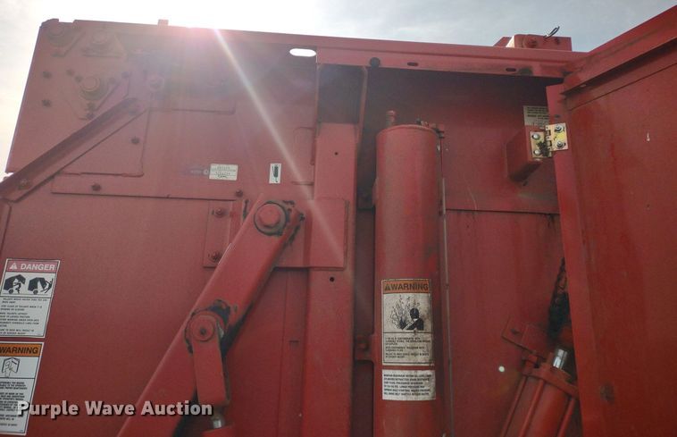 image for item DQ1716 Gehl RB1475  round baler