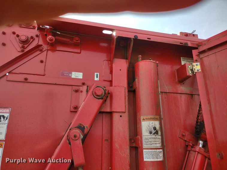 image for item DQ1716 Gehl RB1475  round baler