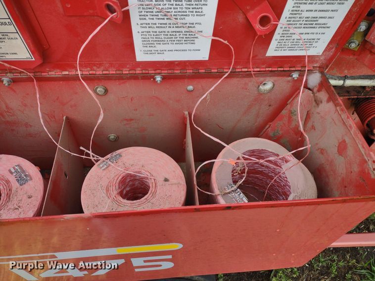 image for item DQ1716 Gehl RB1475  round baler