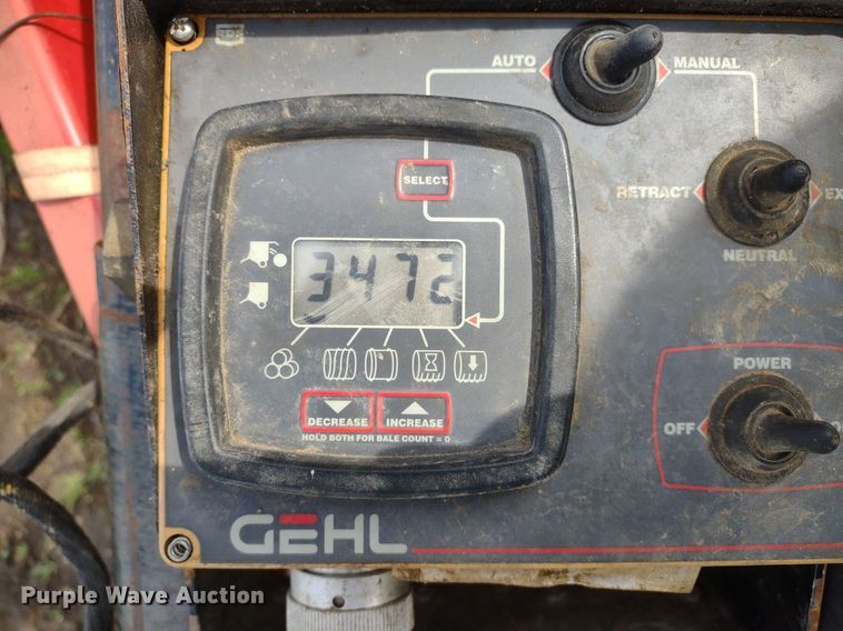 image for item DQ1716 Gehl RB1475  round baler