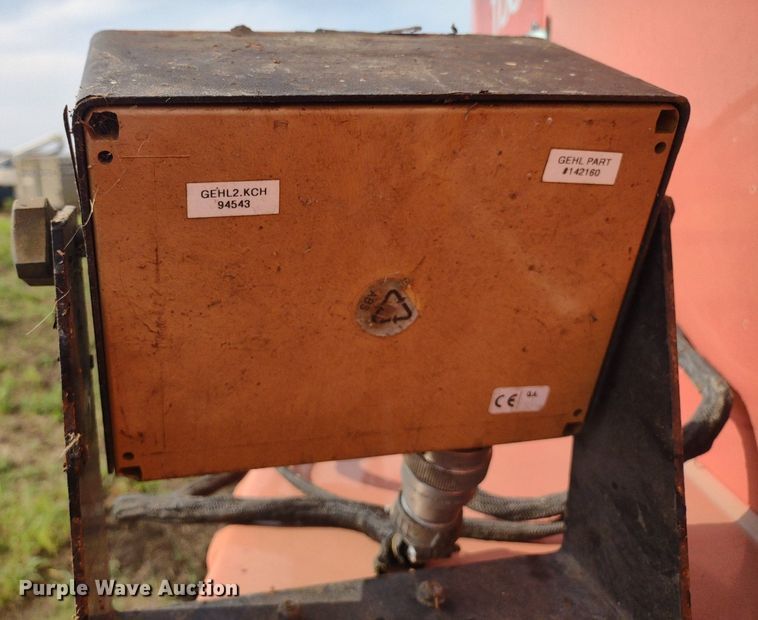 image for item DQ1716 Gehl RB1475  round baler