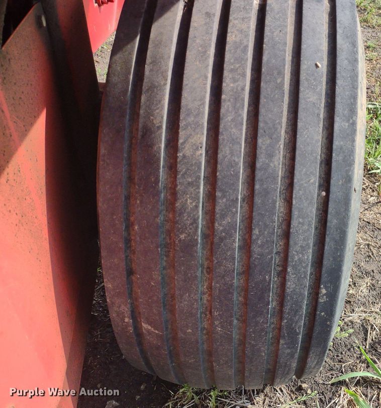 image for item DQ1716 Gehl RB1475  round baler