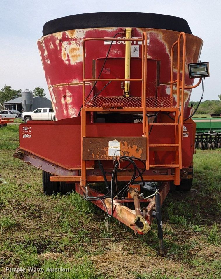 image for item DQ1717 Supreme 900T  feed grinder/mixer