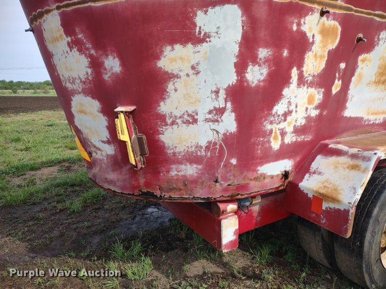 image for item DQ1717 Supreme 900T  feed grinder/mixer