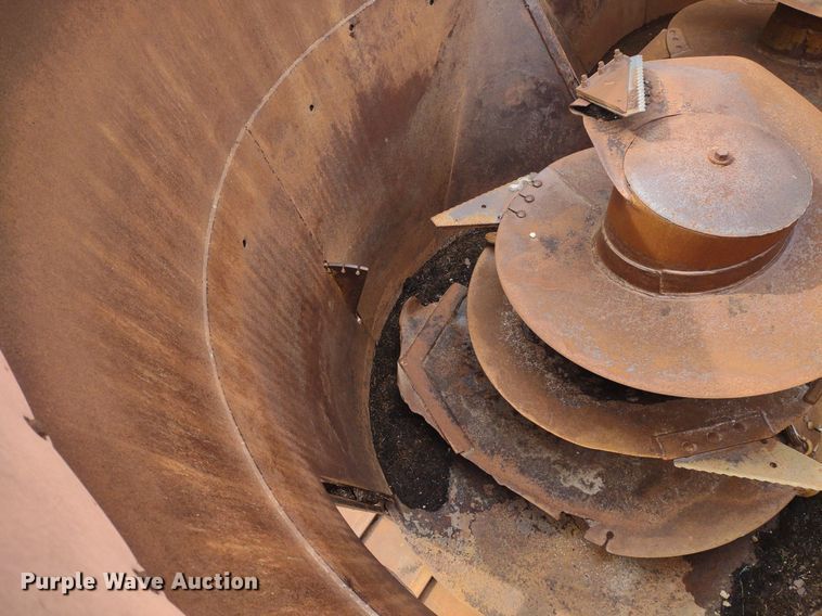 image for item DQ1717 Supreme 900T  feed grinder/mixer