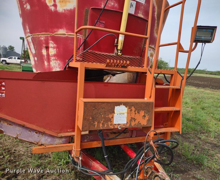 image for item DQ1717 Supreme 900T  feed grinder/mixer