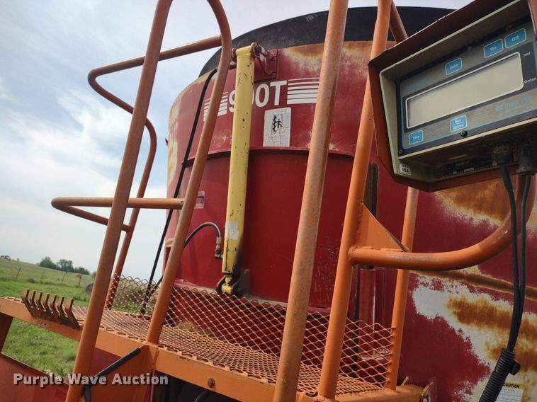 image for item DQ1717 Supreme 900T  feed grinder/mixer