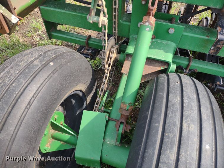 image for item DQ1718 Great Plains 2SF30-4408930131  grain drill