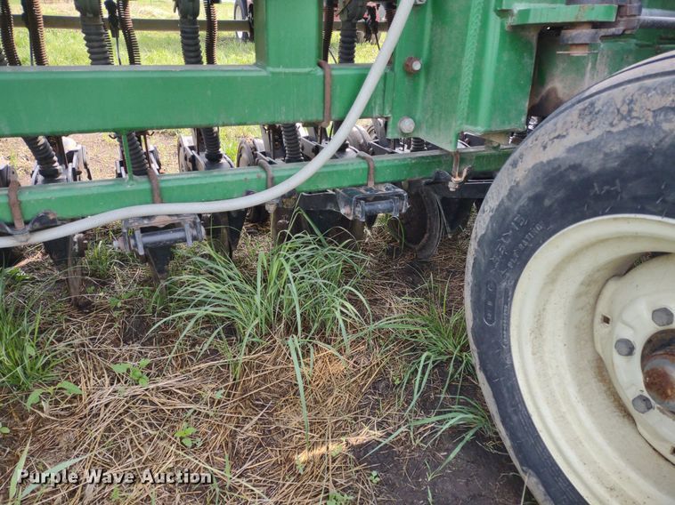 image for item DQ1718 Great Plains 2SF30-4408930131  grain drill