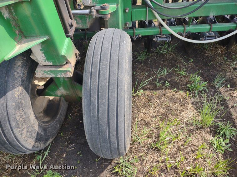 image for item DQ1718 Great Plains 2SF30-4408930131  grain drill