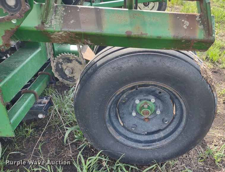 image for item DQ1718 Great Plains 2SF30-4408930131  grain drill