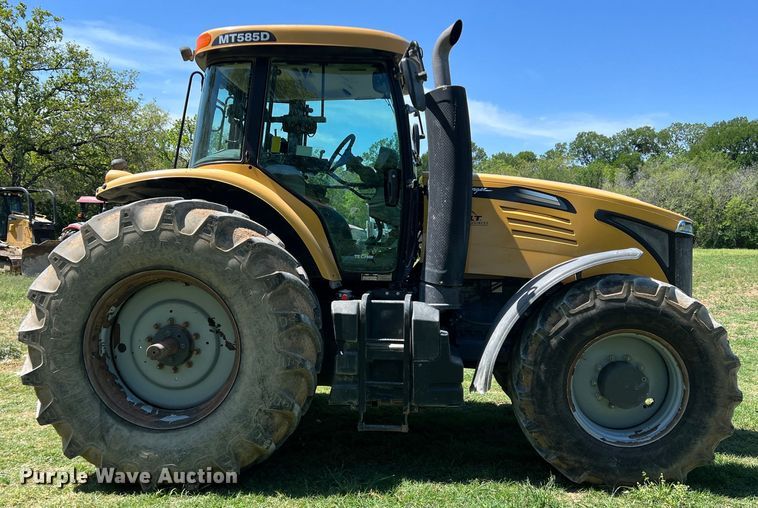 image for item DR5575 2014 Challenger MT585D  MFWD tractor