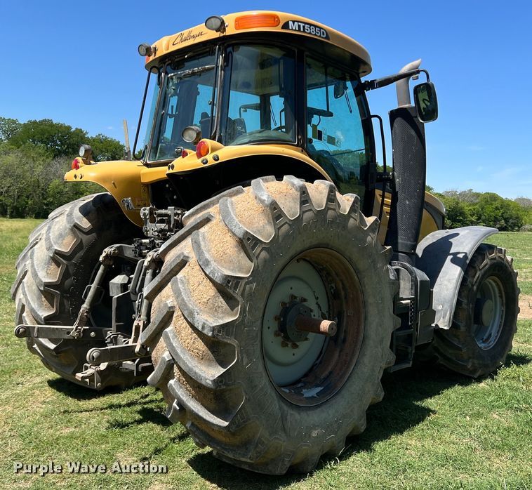 image for item DR5575 2014 Challenger MT585D  MFWD tractor
