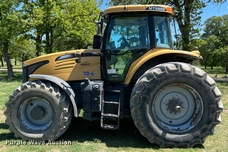 image for item DR5575 2014 Challenger MT585D  MFWD tractor