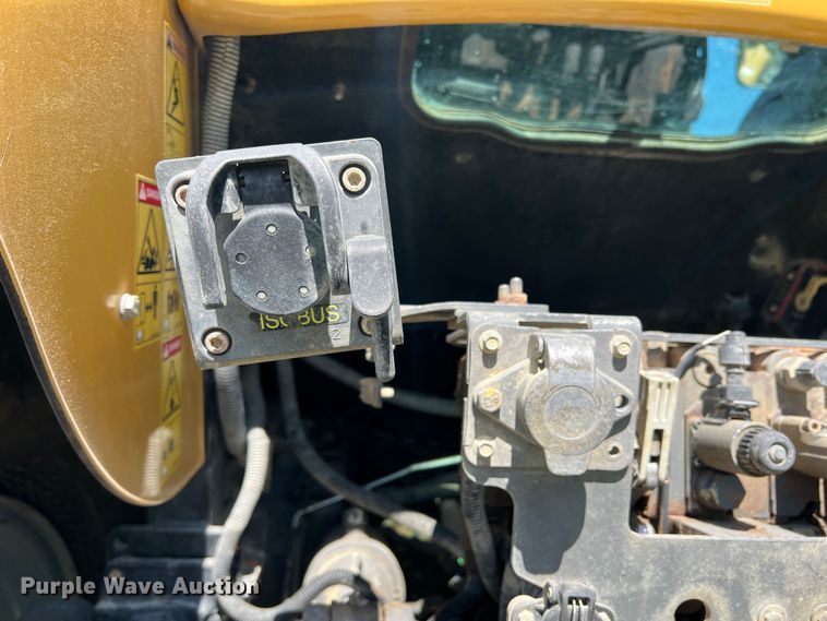 image for item DR5575 2014 Challenger MT585D  MFWD tractor