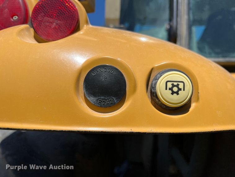 image for item DR5575 2014 Challenger MT585D  MFWD tractor