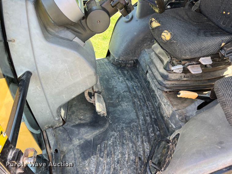 image for item DR5575 2014 Challenger MT585D  MFWD tractor