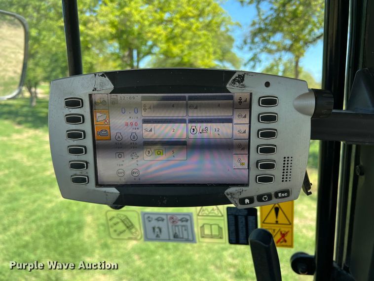 image for item DR5575 2014 Challenger MT585D  MFWD tractor