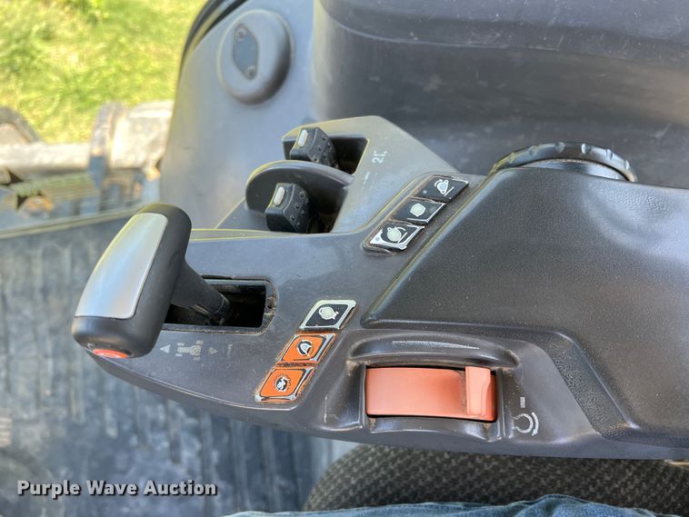 image for item DR5575 2014 Challenger MT585D  MFWD tractor