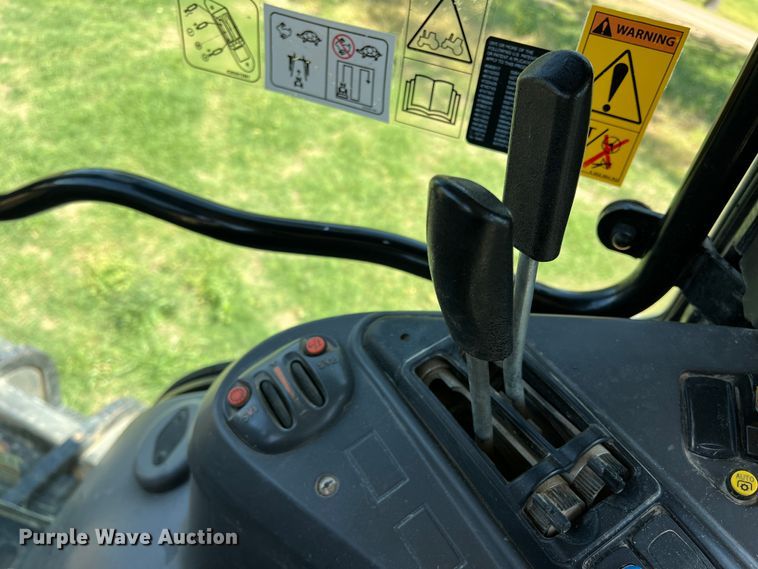 image for item DR5575 2014 Challenger MT585D  MFWD tractor